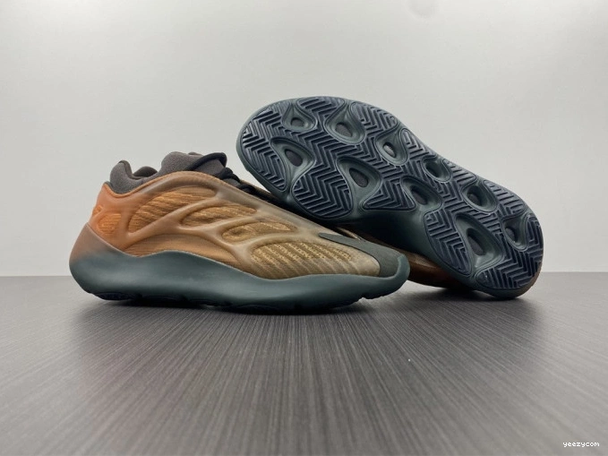 GY4109 Copfade V3 Adidas Yeezy 700 Boost 0818